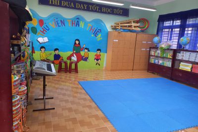 Tập thể cán bộ, giáo viên của trường