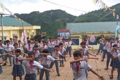 MÚA HÁT SÂN TRƯỜNG